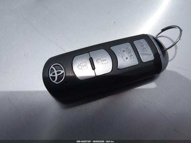 Toyota YARIS LE 2019 3MYDLBYV2KY513894 Image 11
