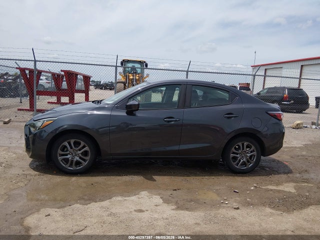 Toyota YARIS LE 2019 3MYDLBYV2KY513894 Image 14