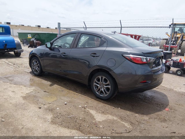 Toyota YARIS LE 2019 3MYDLBYV2KY513894 Image 3