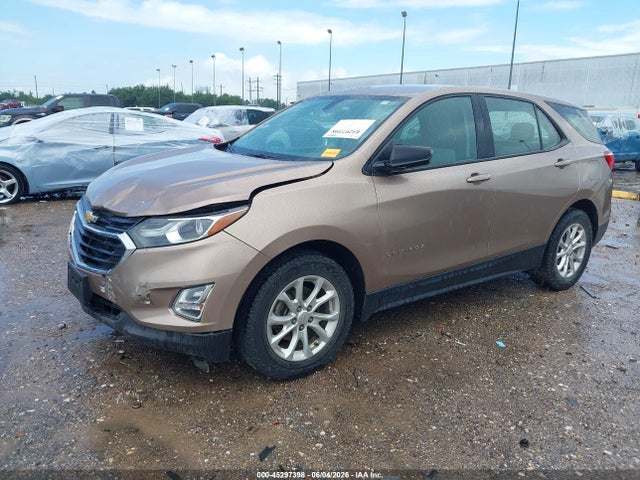 Chevrolet EQUINOX LS 2018 2GNAXHEVXJ6220491 Image 2