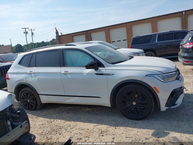 2022 Volkswagen Tiguan 2.0t Se R-line Black მანქანა იყიდება აუქციონზე, vin: 3VVCB7AX3NM107819, აუქციონის ნომერი: 45297408