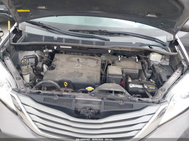 2012 Toyota Sienna Xle V6 8 Passenger მანქანა იყიდება აუქციონზე, vin: 5TDYK3DCXCS233176, აუქციონის ნომერი: 45297452