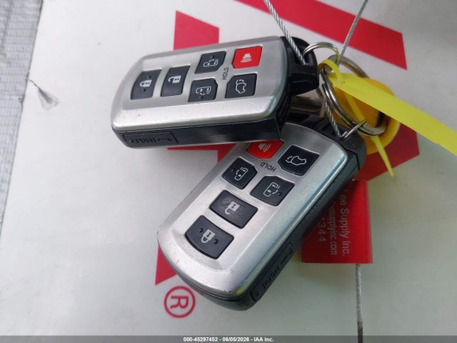 2012 Toyota Sienna Xle V6 8 Passenger მანქანა იყიდება აუქციონზე, vin: 5TDYK3DCXCS233176, აუქციონის ნომერი: 45297452