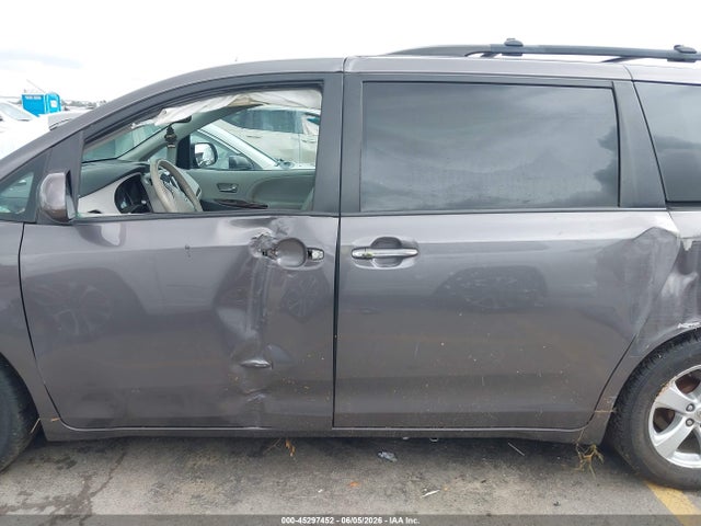 2012 Toyota Sienna Xle V6 8 Passenger მანქანა იყიდება აუქციონზე, vin: 5TDYK3DCXCS233176, აუქციონის ნომერი: 45297452