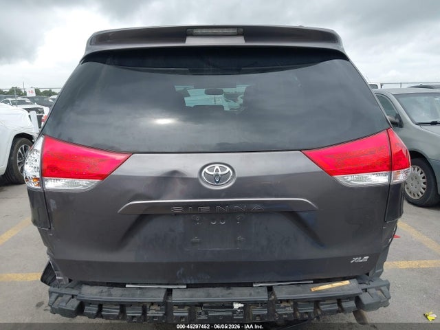 2012 Toyota Sienna Xle V6 8 Passenger მანქანა იყიდება აუქციონზე, vin: 5TDYK3DCXCS233176, აუქციონის ნომერი: 45297452