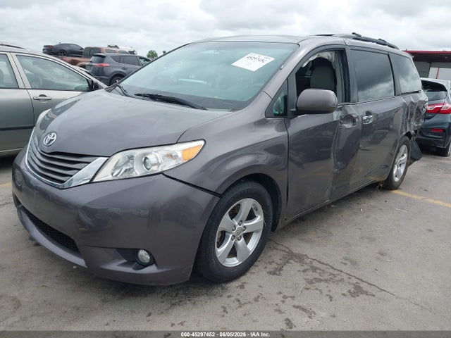 2012 Toyota Sienna Xle V6 8 Passenger მანქანა იყიდება აუქციონზე, vin: 5TDYK3DCXCS233176, აუქციონის ნომერი: 45297452