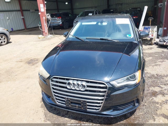 45297456 :رقم المزاد ، WAUBFGFFXF1011440 vin ، 2015 Audi A3 2.0t Premium مزاد بيع