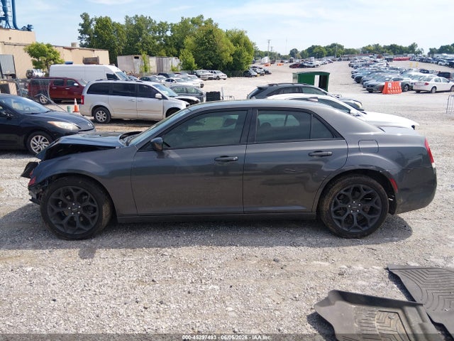 45297493 :رقم المزاد ، 2C3CCABG4KH708193 vin ، 2019 Chrysler 300 300s مزاد بيع