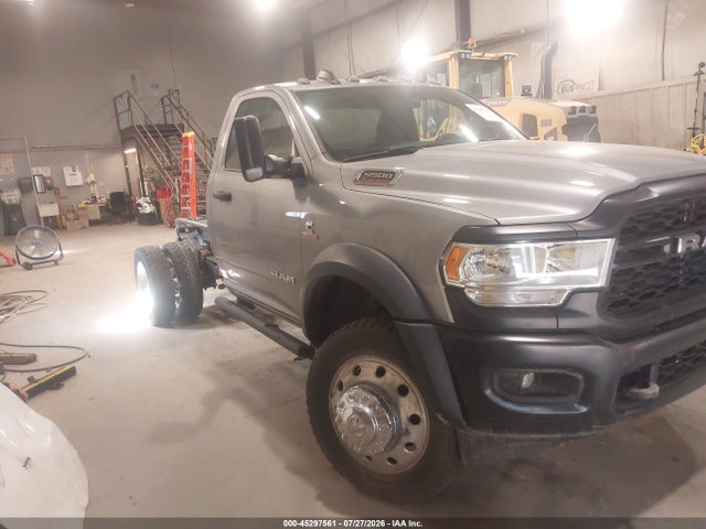45297561 :رقم المزاد ، 3C7WRNAL0NG397642 vin ، 2022 Ram 5500 Chassis Tradesman/slt مزاد بيع