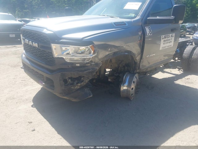 45297561 :رقم المزاد ، 3C7WRNAL0NG397642 vin ، 2022 Ram 5500 Chassis Tradesman/slt مزاد بيع