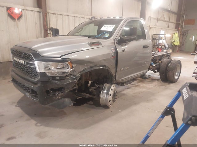 45297561 :رقم المزاد ، 3C7WRNAL0NG397642 vin ، 2022 Ram 5500 Chassis Tradesman/slt مزاد بيع