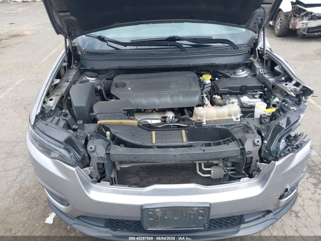 1C4PJLCB1KD272143 Jeep Cherokee Latitude Fwd