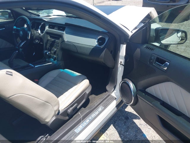 Продаж на аукціоні авто 2012 Ford Mustang V6 Premium, vin: 1ZVBP8AMXC5255246, номер лоту: 45297573