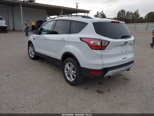 Ford ESCAPE SE 2018 1FMCU9GD5JUD08446 Image 3