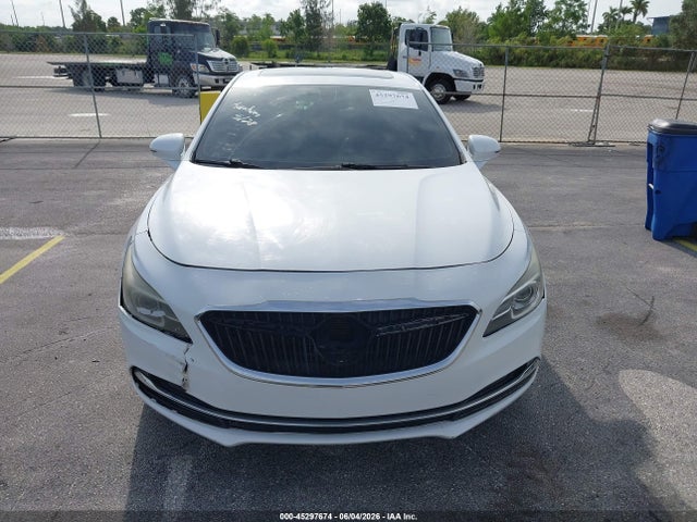 45297674 :رقم المزاد ، 1G4ZP5SS8HU181928 vin ، 2017 Buick Lacrosse Essence مزاد بيع