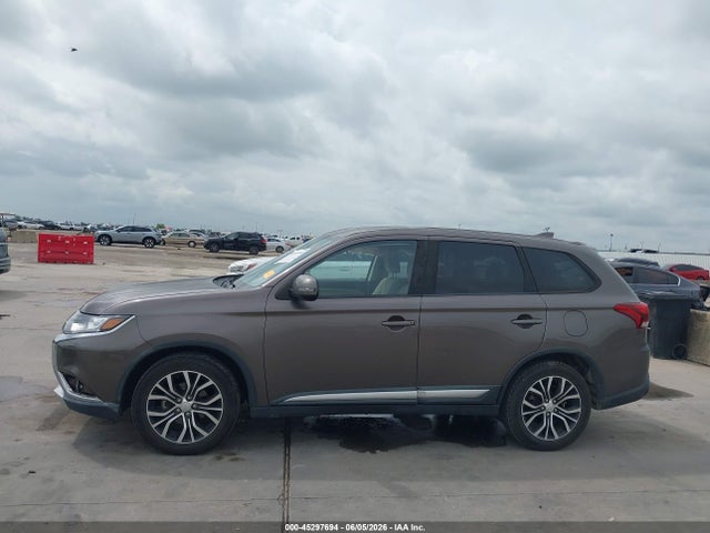 Продаж на аукціоні авто 2018 Mitsubishi Outlander Se, vin: JA4AD3A38JZ064409, номер лоту: 45297694