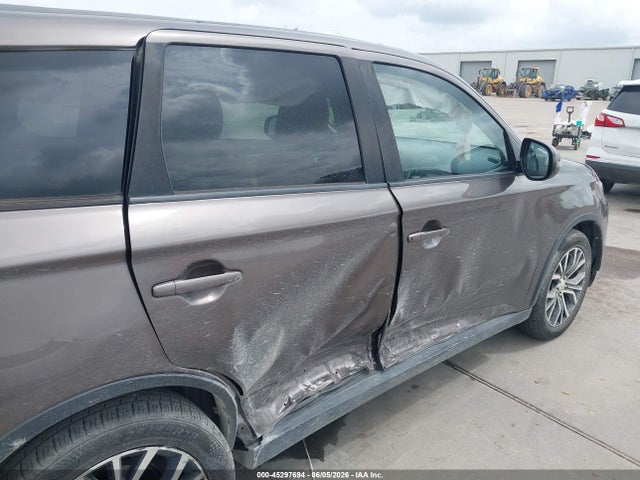 Продаж на аукціоні авто 2018 Mitsubishi Outlander Se, vin: JA4AD3A38JZ064409, номер лоту: 45297694