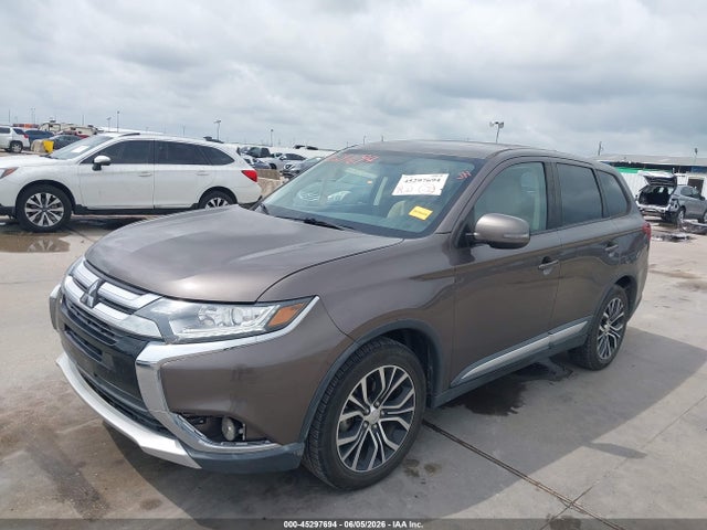 Продаж на аукціоні авто 2018 Mitsubishi Outlander Se, vin: JA4AD3A38JZ064409, номер лоту: 45297694