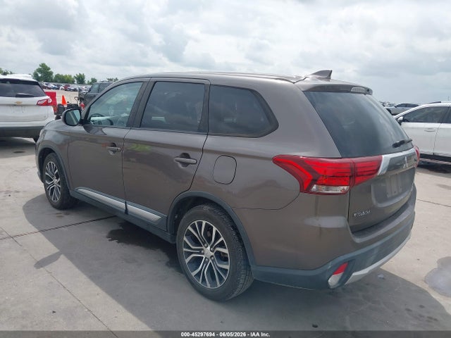 Продаж на аукціоні авто 2018 Mitsubishi Outlander Se, vin: JA4AD3A38JZ064409, номер лоту: 45297694