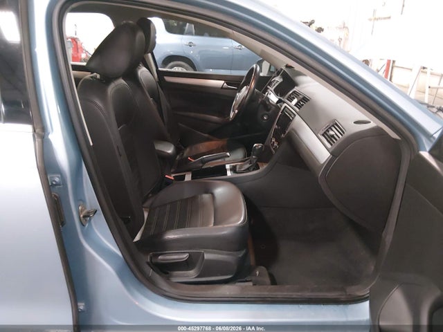 45297768 :رقم المزاد ، 1VWBM7A34CC001280 vin ، 2012 Volkswagen Passat 3.6l V6 Se مزاد بيع