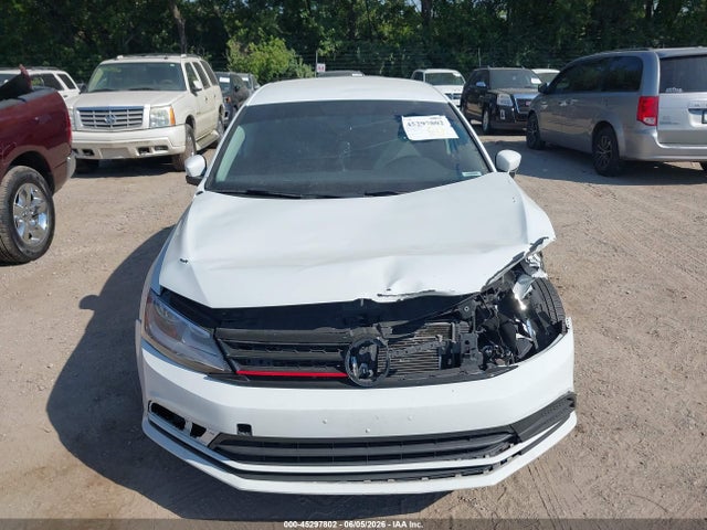 45297802 :رقم المزاد ، 3VW2B7AJ6JM208737 vin ، 2018 Volkswagen Jetta 1.4t S مزاد بيع