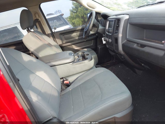45297820 :رقم المزاد ، 1C6RR7KT0KS502101 vin ، 2019 Ram 1500 Classic Express  4x4 5'7 Box مزاد بيع