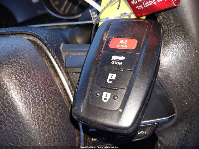 4T1B21HK2JU002692 Toyota Camry Hybrid Xle