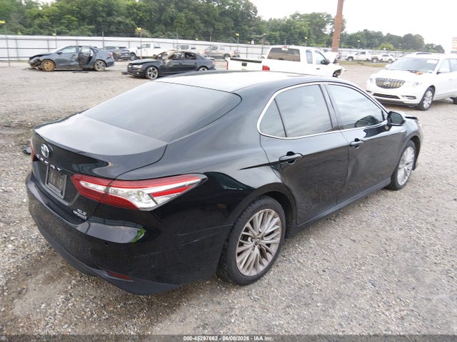 4T1B21HK2JU002692 Toyota Camry Hybrid Xle