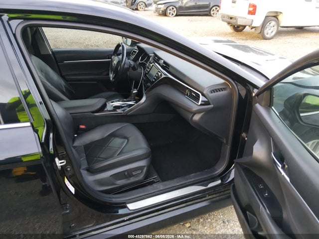 4T1B21HK2JU002692 Toyota Camry Hybrid Xle