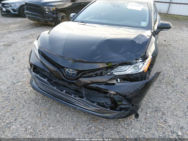 4T1B21HK2JU002692 Toyota Camry Hybrid Xle