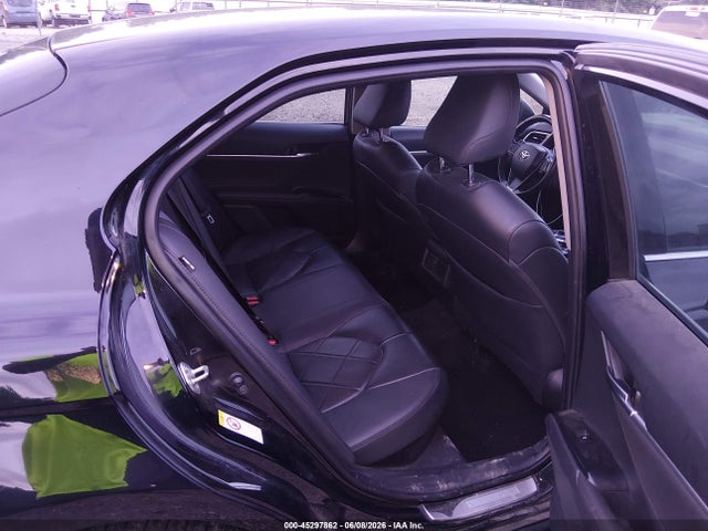4T1B21HK2JU002692 Toyota Camry Hybrid Xle