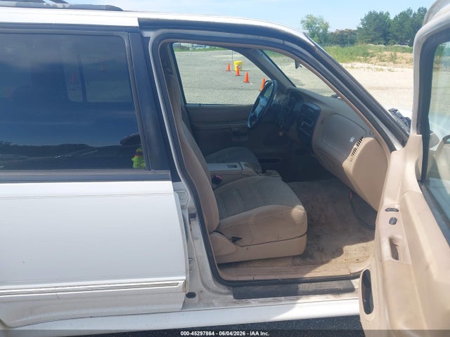 Продажа на аукционе авто 2000 Ford Explorer Xls, vin: 1FMZU62X1YZB53806, номер лота: 45297864