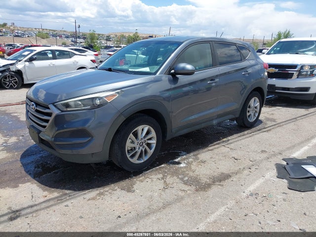 Hyundai TUCSON SE 2018 KM8J23A47JU673777 Image 2