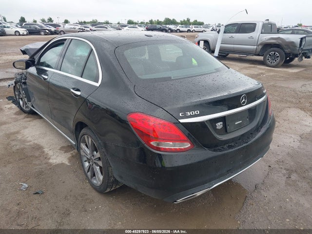 2018 Mercedes-benz C 300 4matic მანქანა იყიდება აუქციონზე, vin: 55SWF4KBXJU275438, აუქციონის ნომერი: 45297923