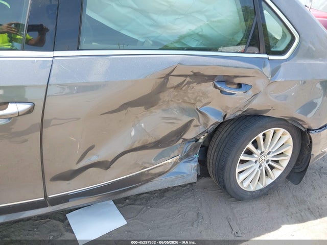 Aukcja sprzedaży 2017 Volkswagen Passat 1.8t Se, vin: 1VWBT7A32HC021568, numer aukcji: 45297932