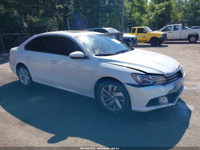 2018 Volkswagen Passat 2.0t Se მანქანა იყიდება აუქციონზე, vin: 1VWBA7A35JC002959, აუქციონის ნომერი: 45297972