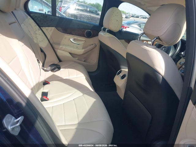 45298024 :رقم المزاد ، 55SWF4KB7GU140281 vin ، 2016 Mercedes-benz C 300 4matic مزاد بيع