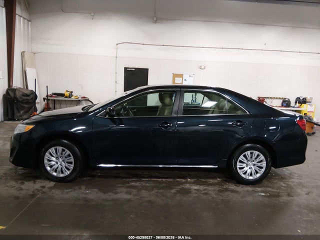 2014 Toyota Camry Le მანქანა იყიდება აუქციონზე, vin: 4T4BF1FK1ER442583, აუქციონის ნომერი: 45298027