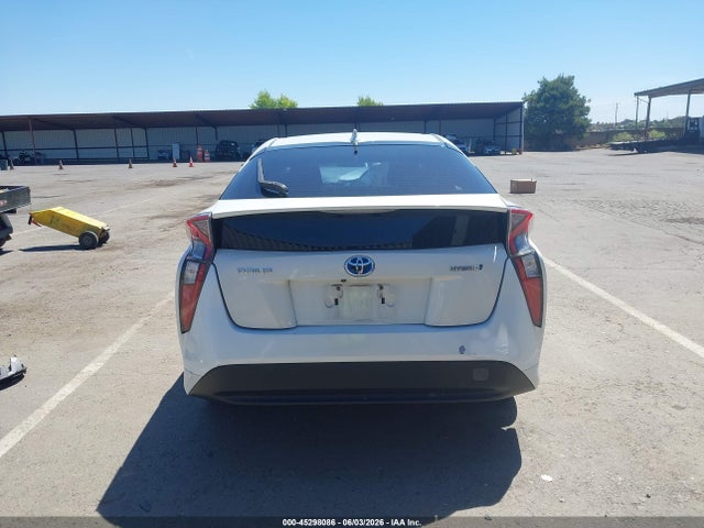 Toyota Prius Two 2016 JTDKBRFU0G3523030 Image 17