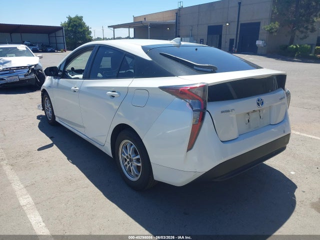 Toyota Prius Two 2016 JTDKBRFU0G3523030 Image 3