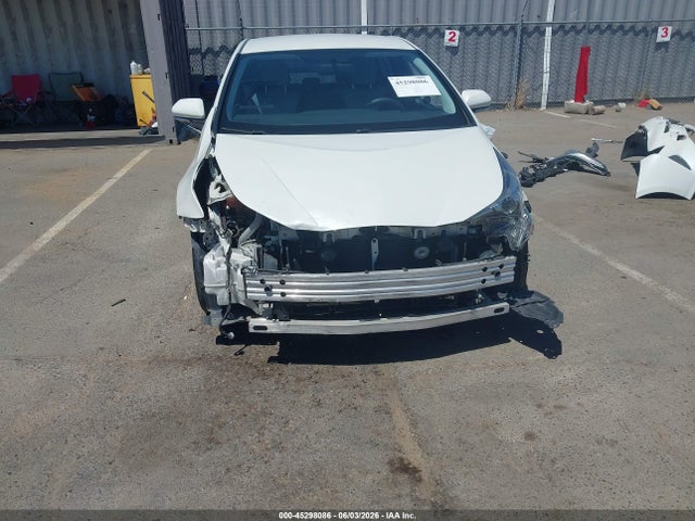 Toyota Prius Two 2016 JTDKBRFU0G3523030 Image 6