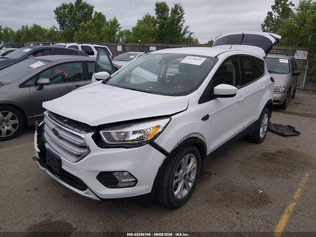Ford ESCAPE SE 2019 1FMCU0GD5KUB81906 Image 2