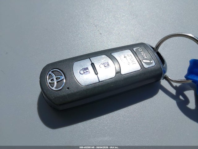 3MYDLBYV2HY175423 Toyota YARIS IA