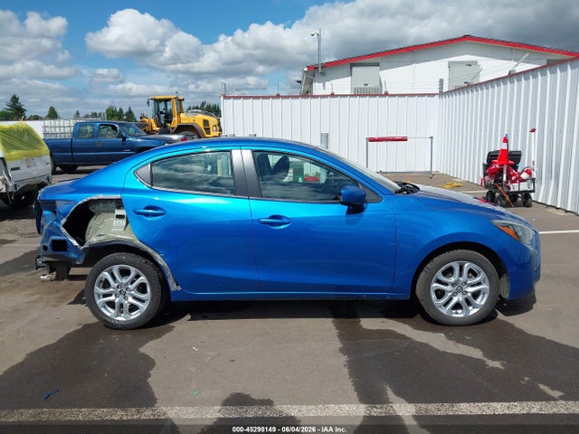 3MYDLBYV2HY175423 Toyota YARIS IA