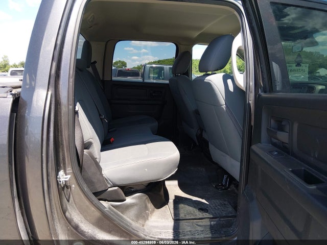 45298209 :رقم المزاد ، 1C6RR7KG8KS660396 vin ، 2019 Ram 1500 Classic مزاد بيع