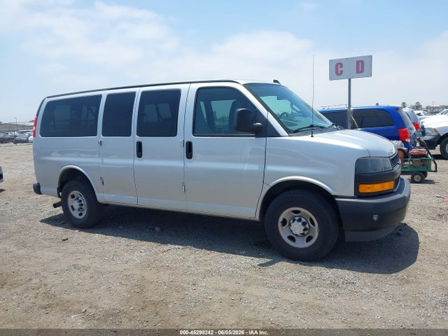 Chevrolet Express 2500 Ls 2018 1GAWGEFG9J1300373 Image 16