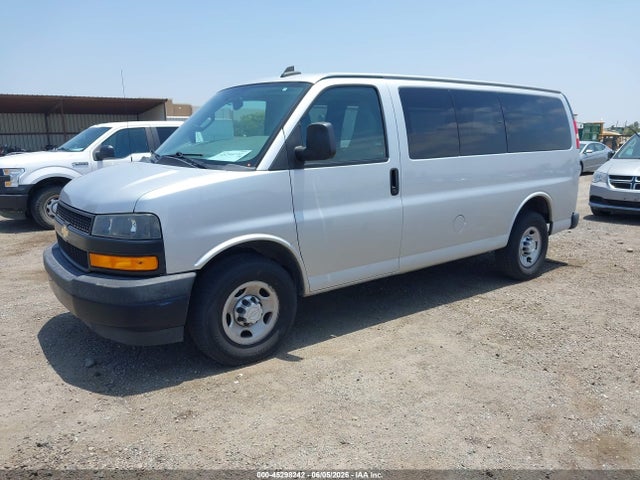 Chevrolet Express 2500 Ls 2018 1GAWGEFG9J1300373 Image 2