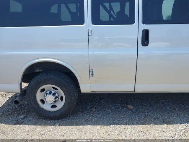 Chevrolet Express 2500 Ls 2018 1GAWGEFG9J1300373 Image 13