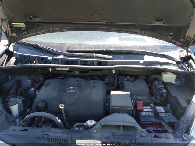 Auction sale of the 2018 Toyota Sienna Le 8 Passenger, vin: 5TDKZ3DC9JS957469, lot number: 45298295