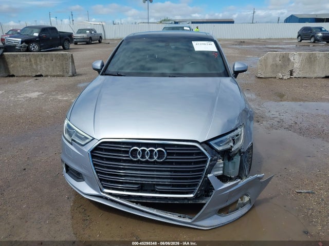 Продажа на аукционе авто 2019 Audi A3 40 Premium, vin: WAUAUGFF9K1011148, номер лота: 45298348